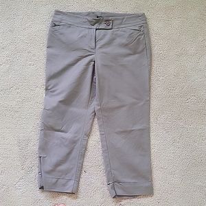 Ann Taylor capris size 8